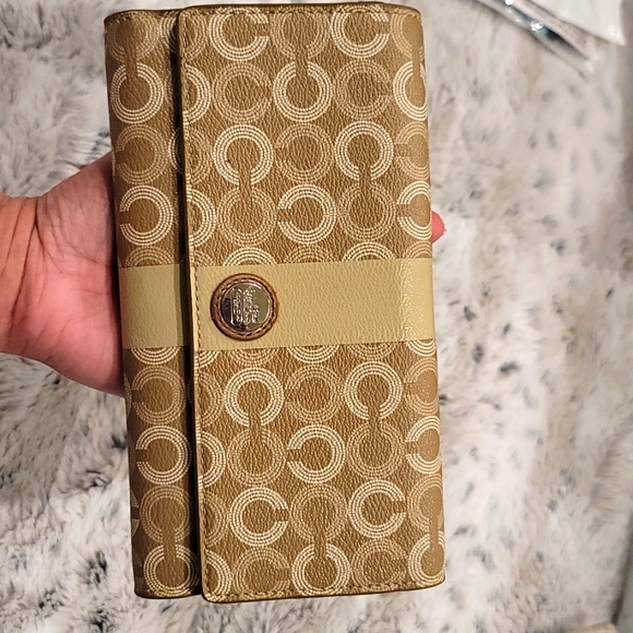 Coach wallet/checkbook - Picture 11 of 11
